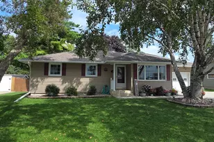211 6th St SW, Eyota, MN 55934 - Photo 1