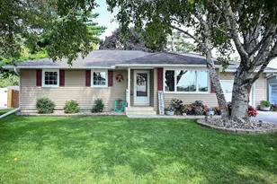 211 6th St SW, Eyota, MN 55934 - Photo 1