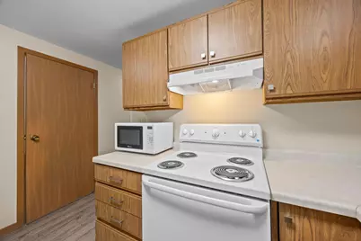 512 Eric Drive, Osceola, WI 54020 - Photo 9