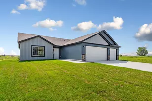 812 Pondview Dr, Arlington, MN 55307 - Photo 1
