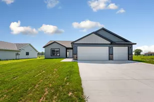 812 Pondview Dr, Arlington, MN 55307 - Photo 3