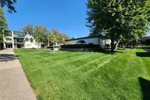 2720 Dale St N, Roseville, MN 55113 - Photo 17