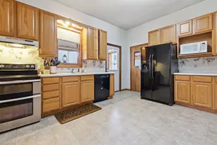 351 E Sanborn St, Winona, MN 55987 - Photo 9