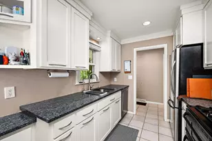 1828 Parker Ln, Saint Louis Park, MN 55426 - Photo 9