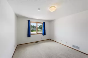 4029 Silver Lake Rd NE, Saint Paul, MN 55421 - Photo 15