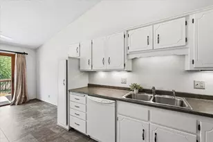 4029 Silver Lake Rd NE, Saint Paul, MN 55421 - Photo 9