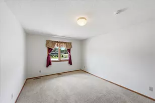 4029 Silver Lake Rd NE, Saint Paul, MN 55421 - Photo 17