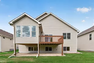 677 Lake Ridge Dr, Woodbury, MN 55129 - Photo 47