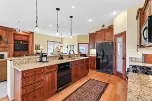 677 Lake Ridge Dr, Woodbury, MN 55129 - Photo 17
