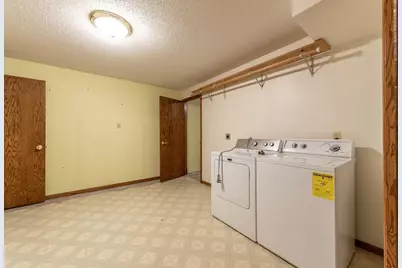 200 Greenwood Drive, Mankato, MN 56001 - Photo 27