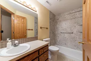 200 Greenwood Dr, Mankato, MN 56001 - Photo 25