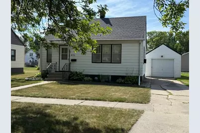 415 10th Street N, Breckenridge, MN 56520 - Photo 1