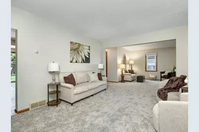 417 S Elm Street, Waconia, MN 55387 - Photo 3