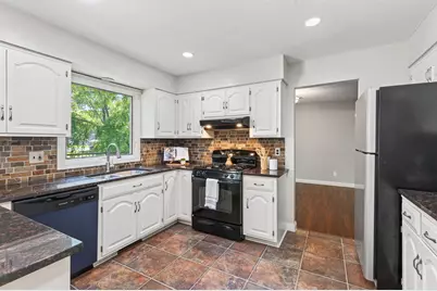 10141 Laurel Drive, Eden Prairie, MN 55347 - Photo 11