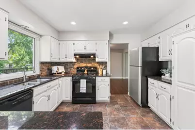 10141 Laurel Drive, Eden Prairie, MN 55347 - Photo 9