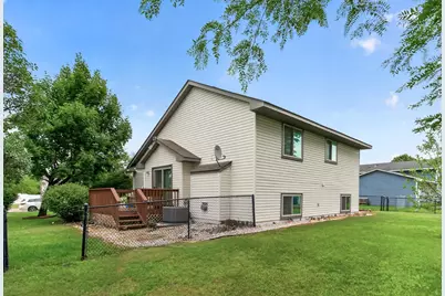 7101 Setzler Parkway, Brooklyn Park, MN 55445 - Photo 23