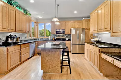 370 Liberty Heights Drive, Chaska, MN 55318 - Photo 9