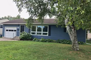724 E Channing Ave, Fergus Falls, MN 56537 - Photo 1