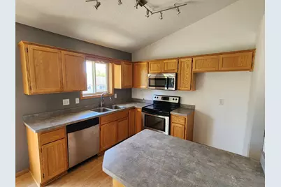 6259 Forest Boulevard Trail, Wyoming, MN 55092 - Photo 7