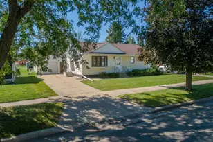 1805 5th Ave NW, Austin, MN 55912 - Photo 3