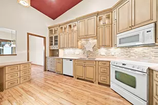 833 Southcross Dr E, Burnsville, MN 55306 - Photo 11