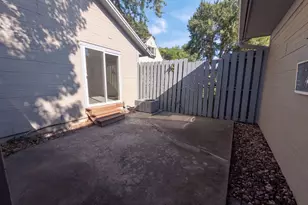 441 S Elm St, Waconia, MN 55387 - Photo 5