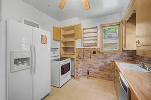 987 Earl St, Saint Paul, MN 55106 - Photo 5
