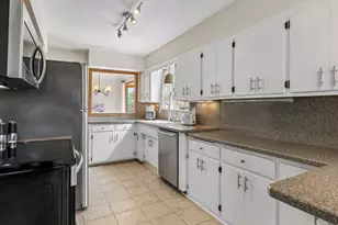 1143 Cleveland Ave S, Saint Paul, MN 55116 - Photo 11