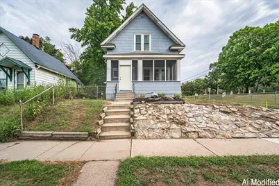 35 Manitoba Avenue, Saint Paul, MN 55117 - Photo 1