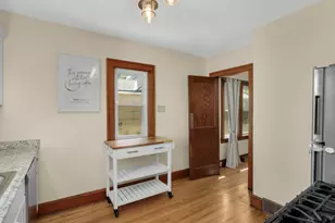 1047 Rose Ave E, Saint Paul, MN 55106 - Photo 9