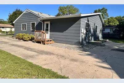 1205 16th Street SW, Willmar, MN 56201 - Photo 3
