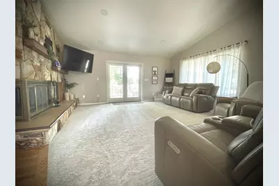 3511 Hoeger Lane, Albert Lea, MN 56007 - Photo 3