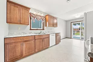 2728 29th Ave S, Moorhead, MN 56560 - Photo 9