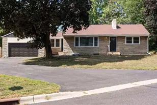 1689 Edgemont St, Maplewood, MN 55117 - Photo 1