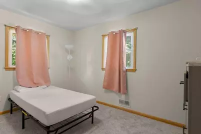 1689 Edgemont Street, Maplewood, MN 55117 - Photo 19