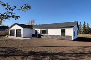 617 Lake Ave NE, Bemidji, MN 56601 - Photo 3