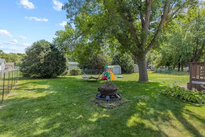 807 Hackberry Drive, Marshall, MN 56258 - Photo 7