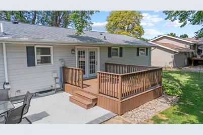 807 Hackberry Drive, Marshall, MN 56258 - Photo 3