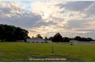 135 Flanders Avenue SE, Madelia, MN 56062 - Photo 3