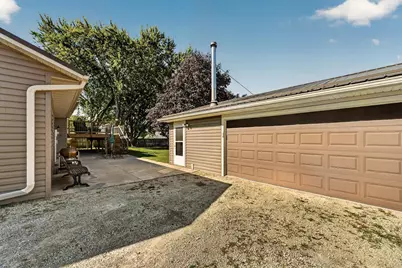 813 3rd Avenue SE, Stewartville, MN 55976 - Photo 33