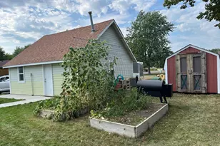 914 13th St, Windom, MN 56101 - Photo 25