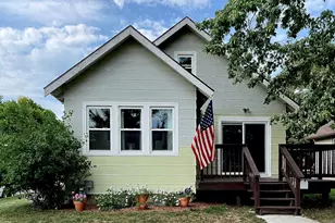 914 13th St, Windom, MN 56101 - Photo 1