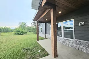 912 Carter Cir, Eveleth, MN 55734 - Photo 9