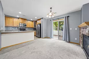 10856 Kingsfield Ln, Woodbury, MN 55129 - Photo 11