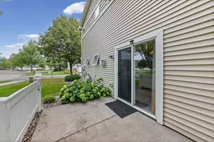 10856 Kingsfield Ln, Woodbury, MN 55129 - Photo 45