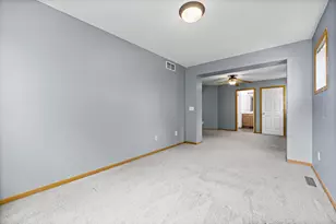 10856 Kingsfield Ln, Woodbury, MN 55129 - Photo 37