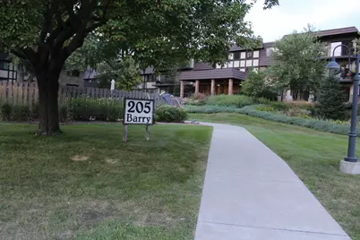 205 Barry Avenue S #103, Wayzata, MN 55391 - Photo 1