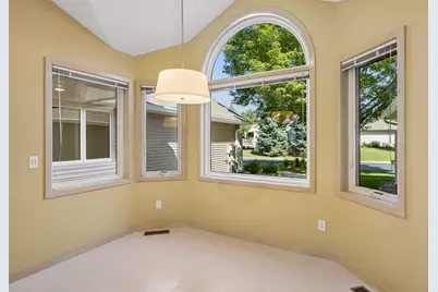 7063 Oak Pointe Curve, Bloomington, MN 55438 - Photo 39