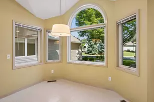 7063 Oak Pointe Curv, Bloomington, MN 55438 - Photo 39