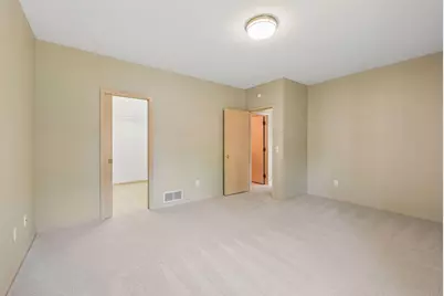 7063 Oak Pointe Curve, Bloomington, MN 55438 - Photo 25
